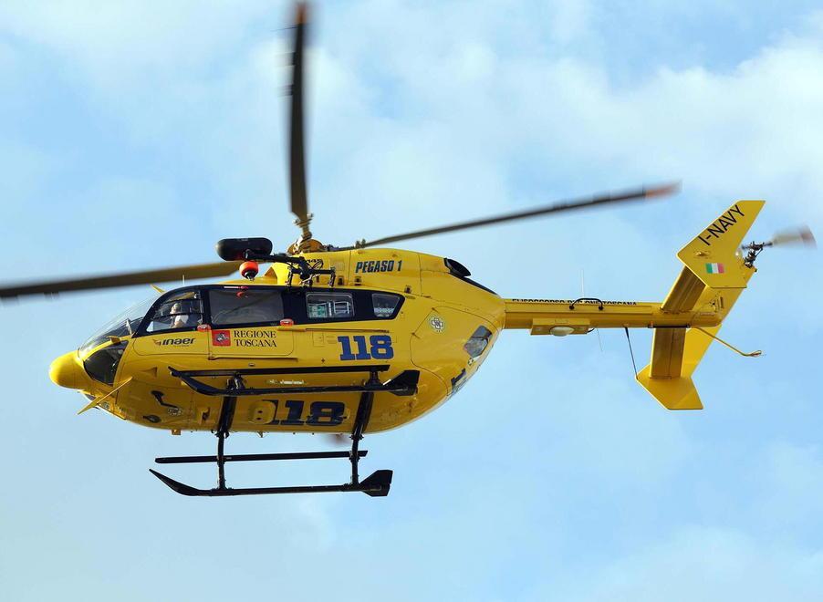 L’albero crolla nel campo e uccide un pensionato