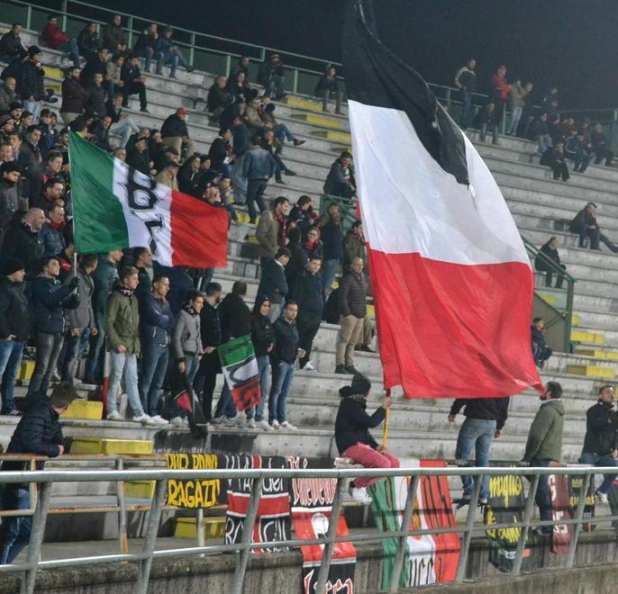 La rabbia dei tifosi: la colpa è di chi ha fatto la squadra
