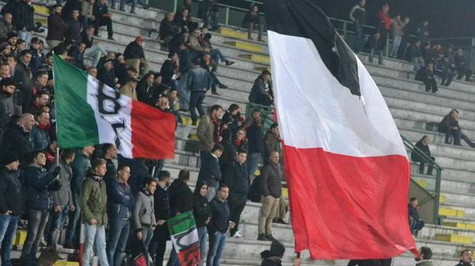 La rabbia dei tifosi: la colpa è di chi ha fatto la squadra
