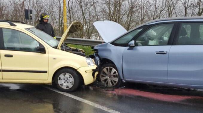 Scontro all’ingresso della città famiglia di Luras in ospedale