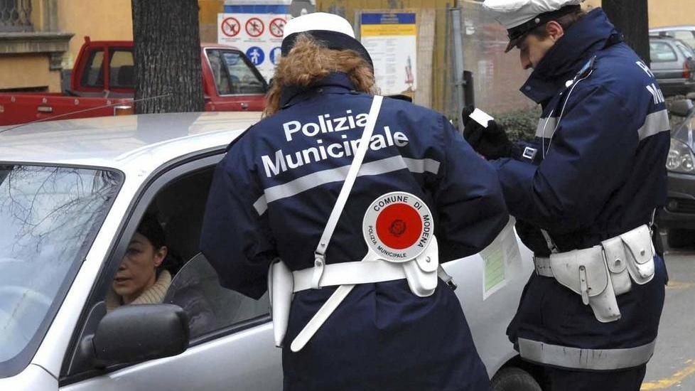 Controlli a luci, frecce e alla revisione