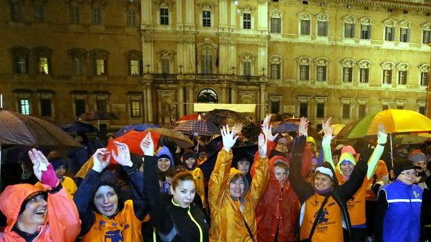 La pioggia non ferma le podiste A Modena ragazze e signore vanno di corsa