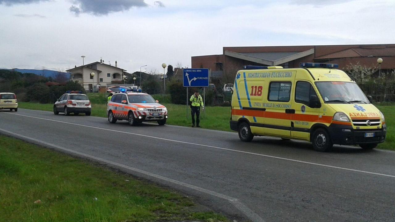 L'ambulanza in via Magellano