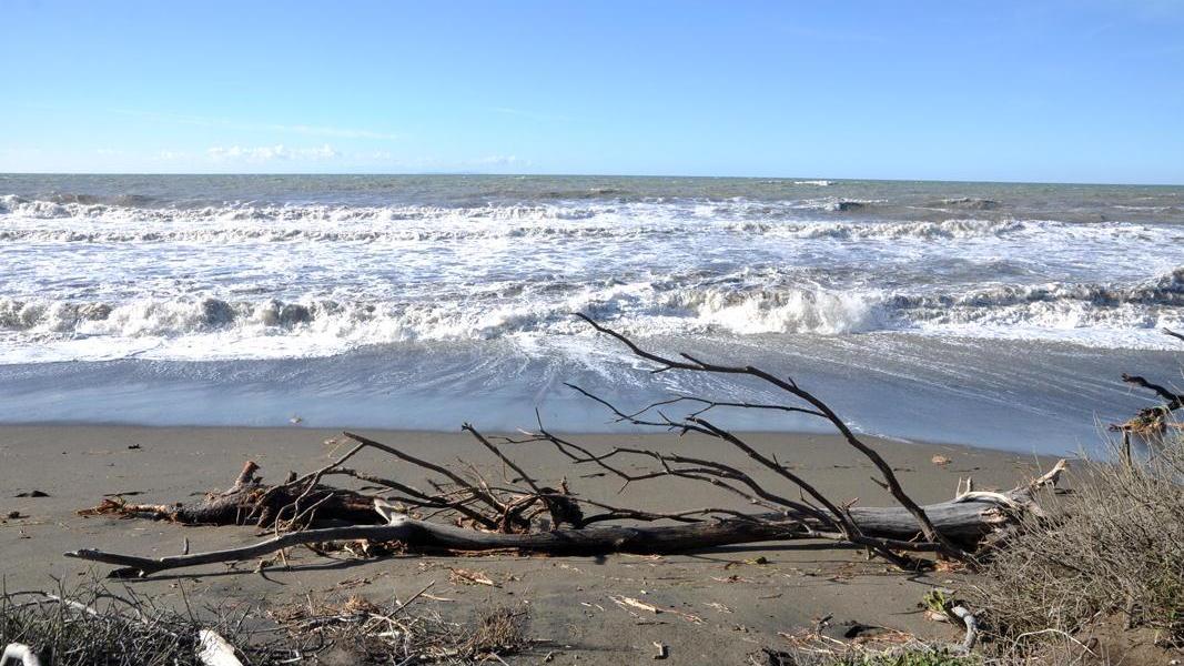 Gli effetti dell'erosione su una spiaggia