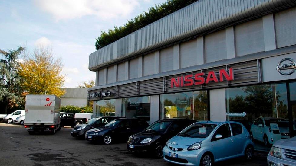 Rubate tre vetture nell’autosalone
