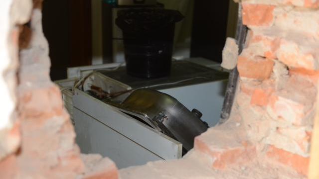 Savignano, banda del buco svuota la cassaforte della banca
