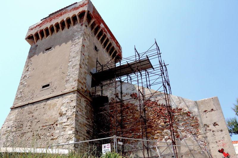 La torre di Calafuria era la difesa contro i pirati