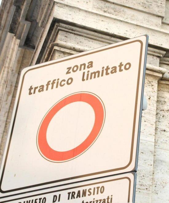 I contrassegni delle Ztl e delle Zsc diventano a pagamento 