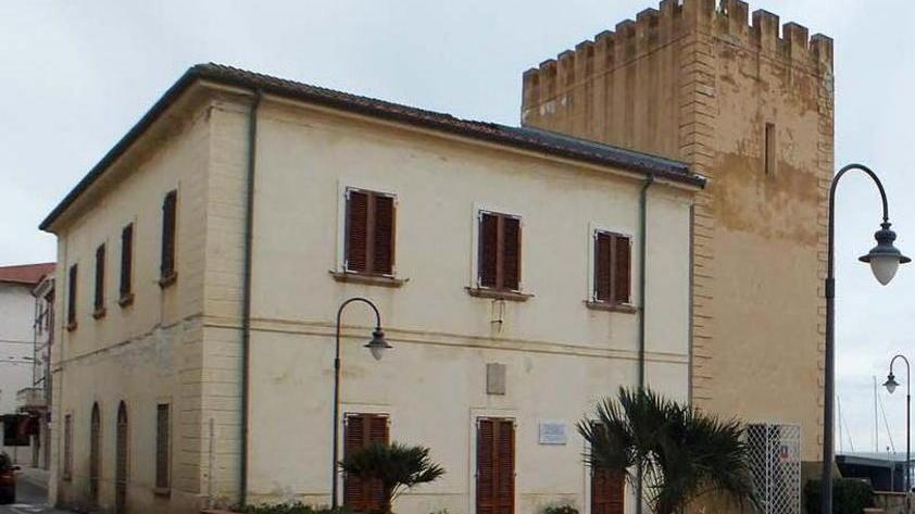 Biblioteca, niente libri alla Torre