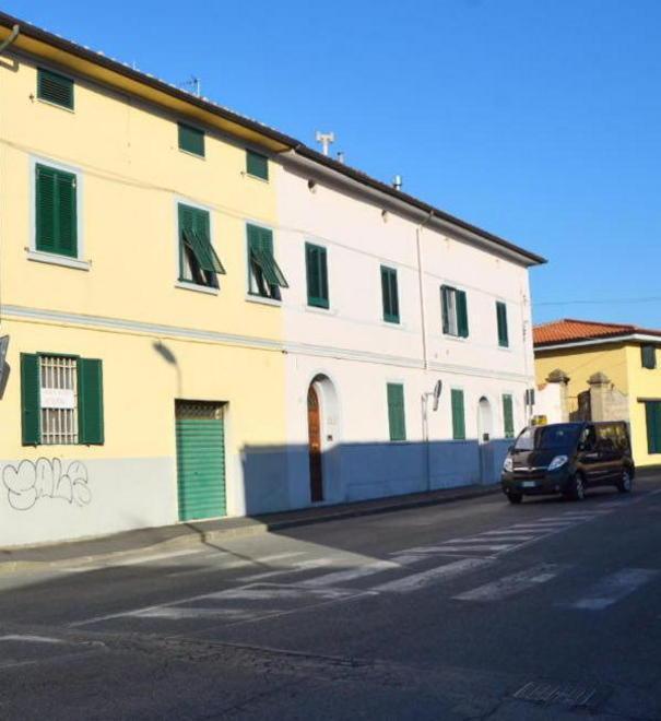 Incidente macchina-scooter: una 20enne all’ospedale