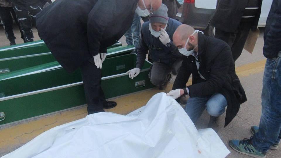 L'arrivo a Tripoli delle salme di Piano e Failla (foto da Sabratha Media Center)