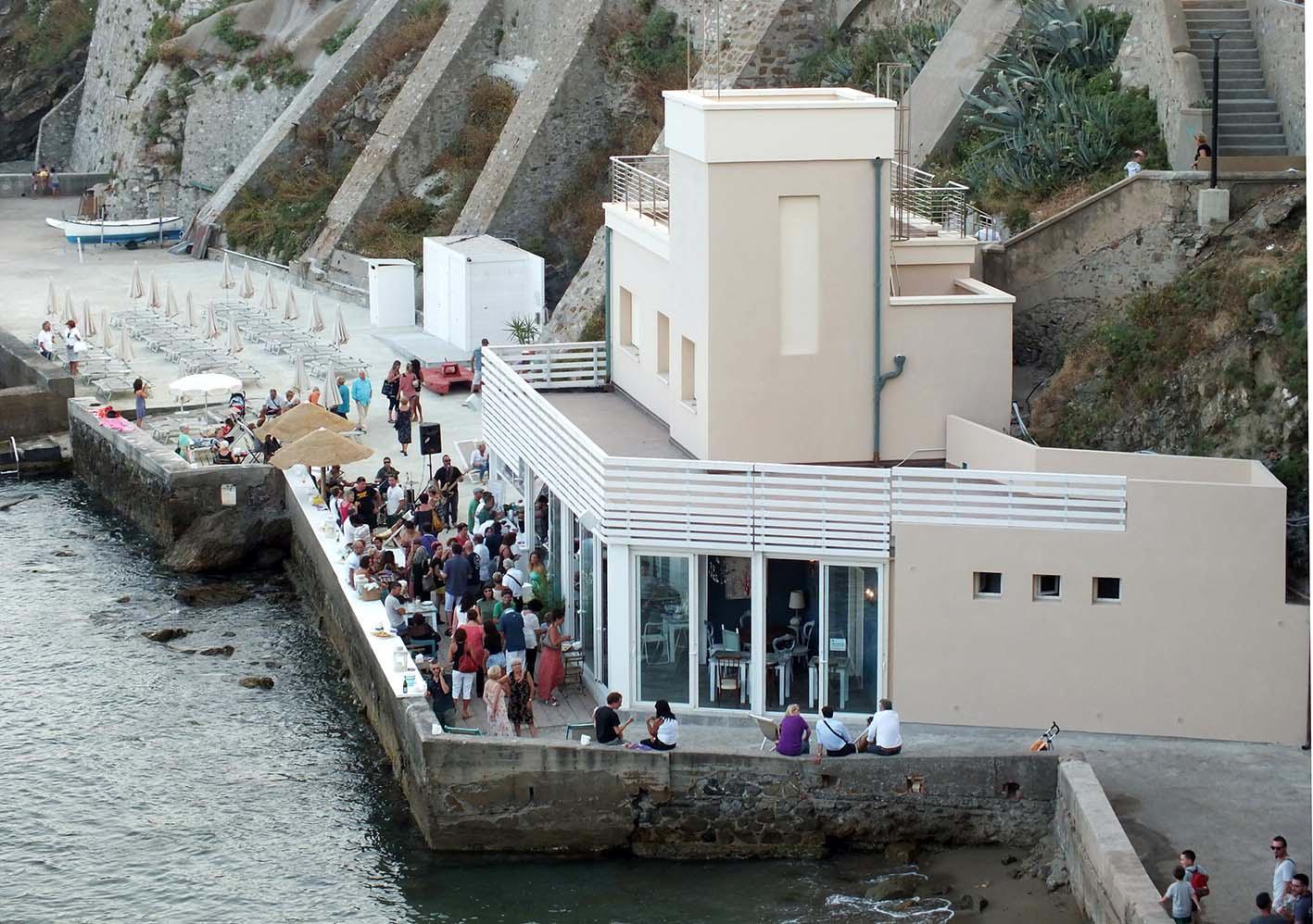 Il Teatro del mare, sotto piazza Bovio 
