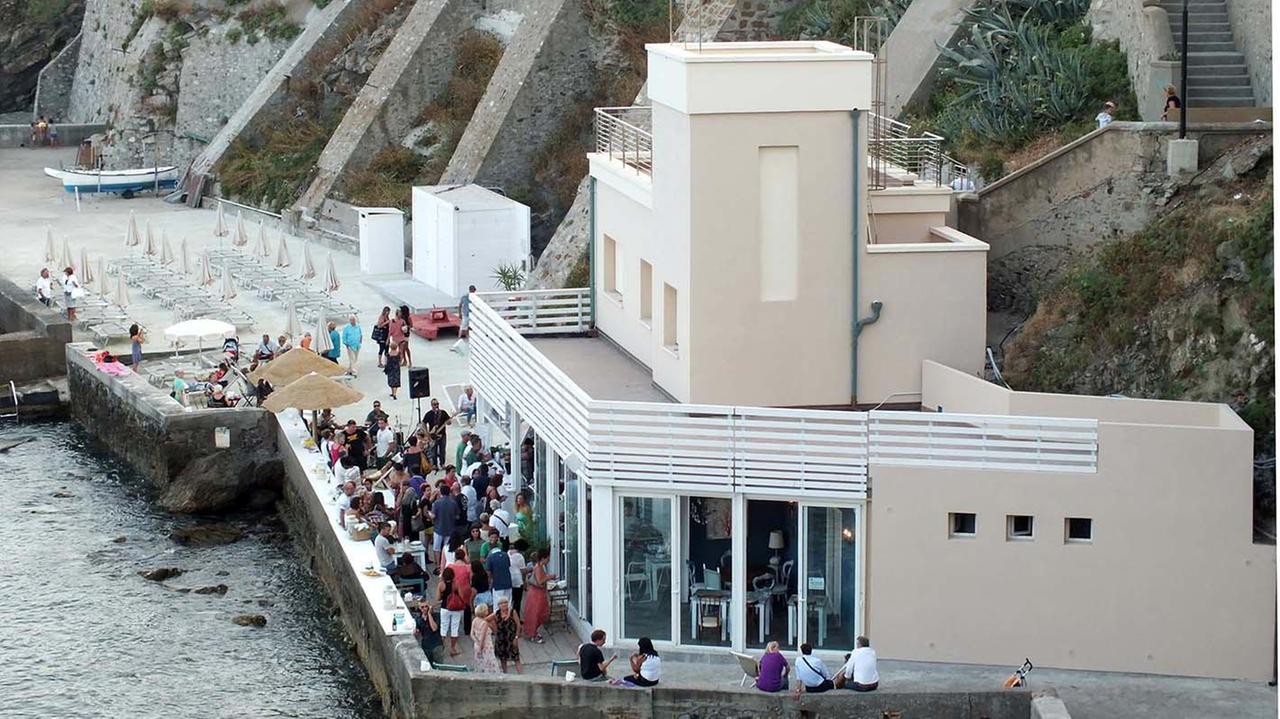 Il Teatro del mare, sotto piazza Bovio