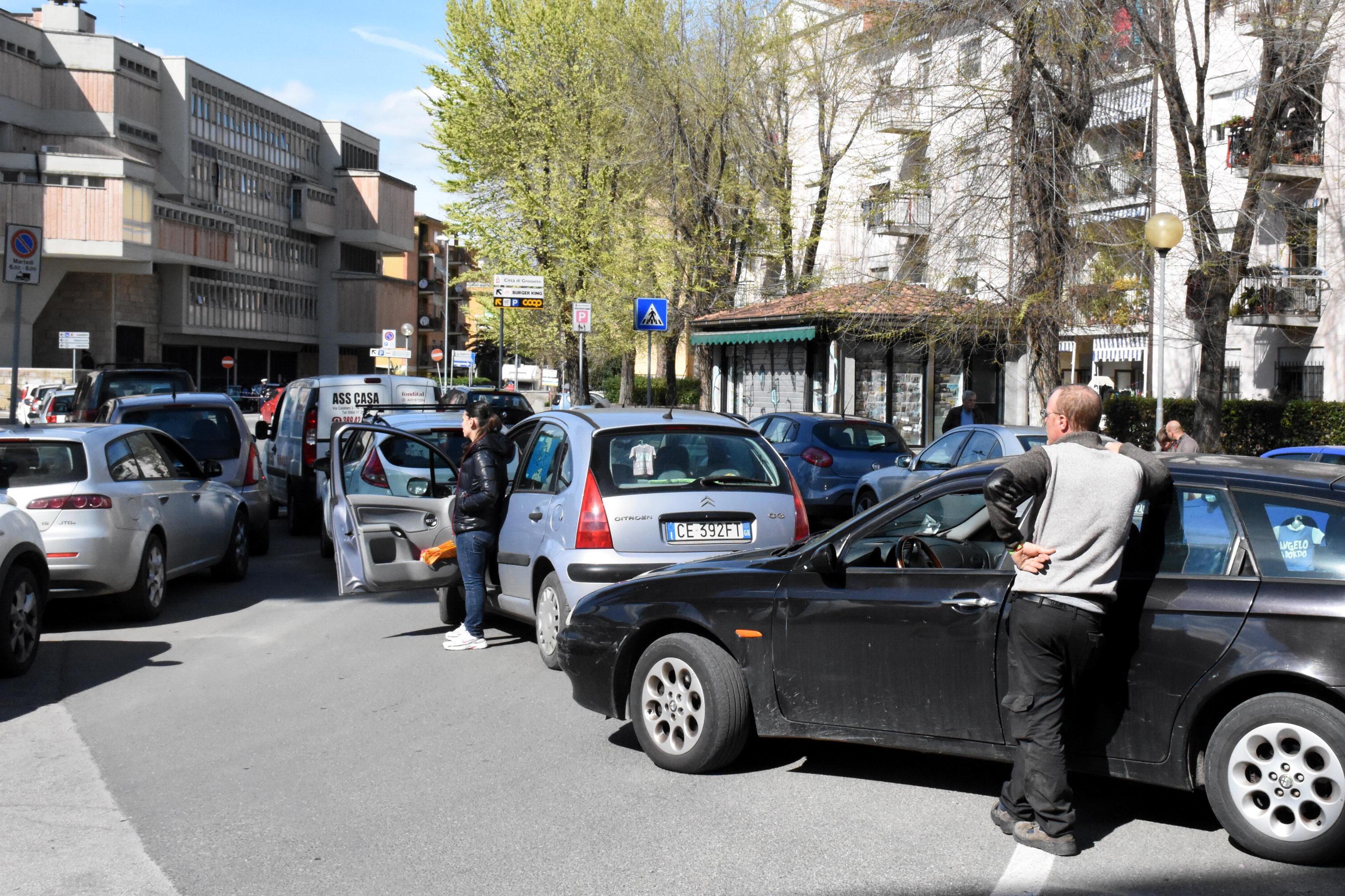 Ciclismo: passa la gara Tirreno Adriatico, Grosseto va in tilt. Cittadini infuriati - Foto 