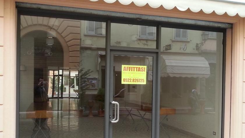«Sempre più negozi chiusi. Via Gonzaga sta morendo»