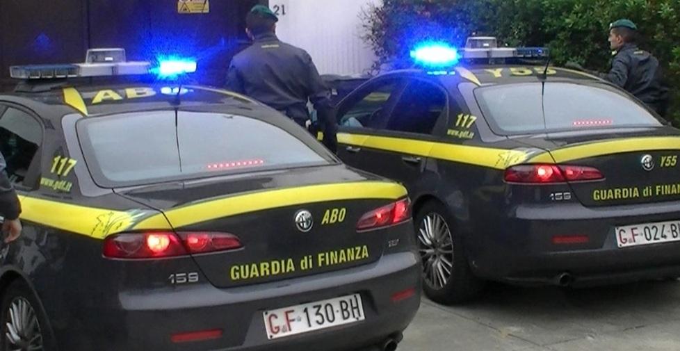 La Guardia di Finanza in azione (foto d'archivio) 