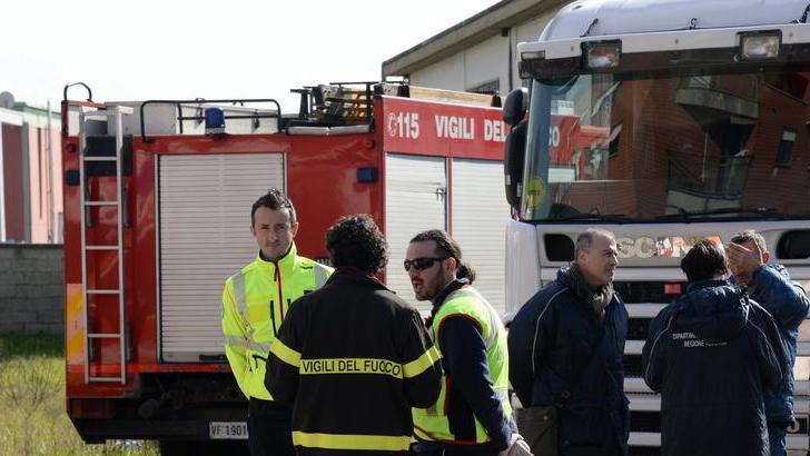 Muore schiacciato dai pannelli di scena nel suo camion
