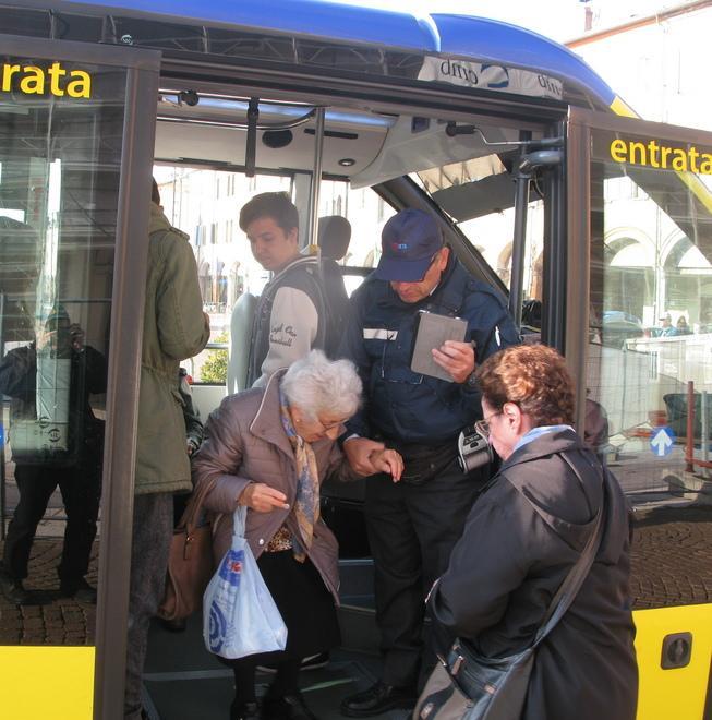 Bus e corriere, dieci domande sul gradimento 