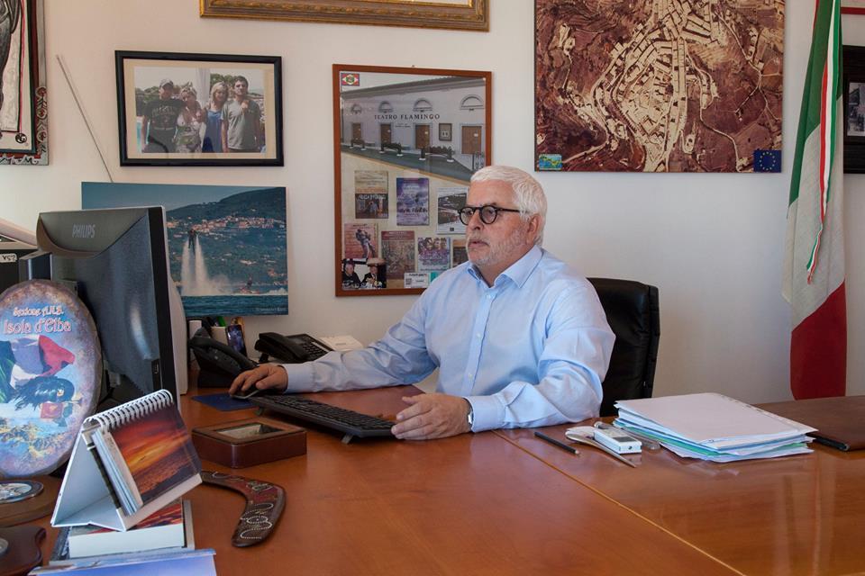 Il sindaco di Capoliveri Ruggero Barbetti