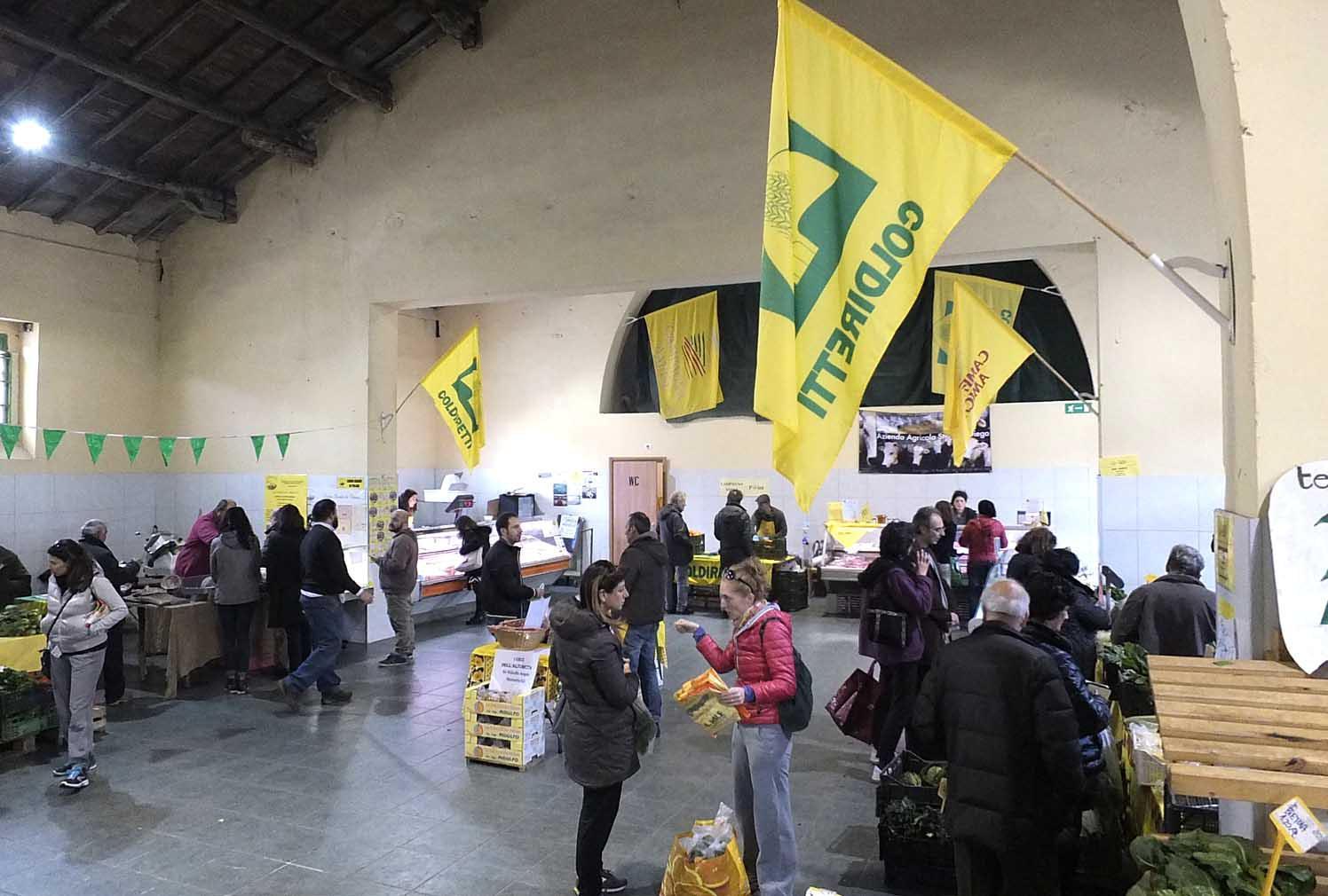 Primo mercato agricolo dei migranti fuggiti dalle guerre dei loro Paesi