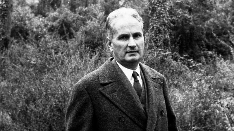 Lo scrittore Carlo Cassola