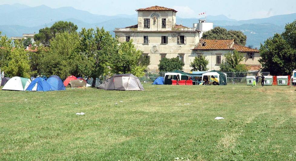 L'area destinata agli spettacoli viaggianti in una foto del 2006