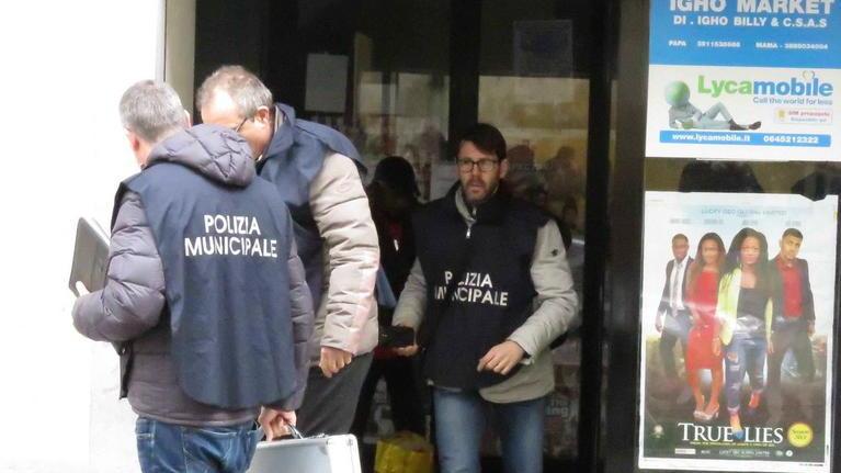 Un punto per il Comune Il market resta chiuso