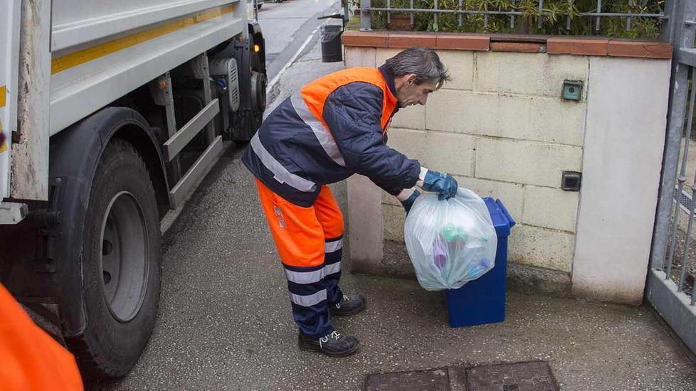 Rifiuti, la tassa cala del 5,5% e la raccolta viene potenziata