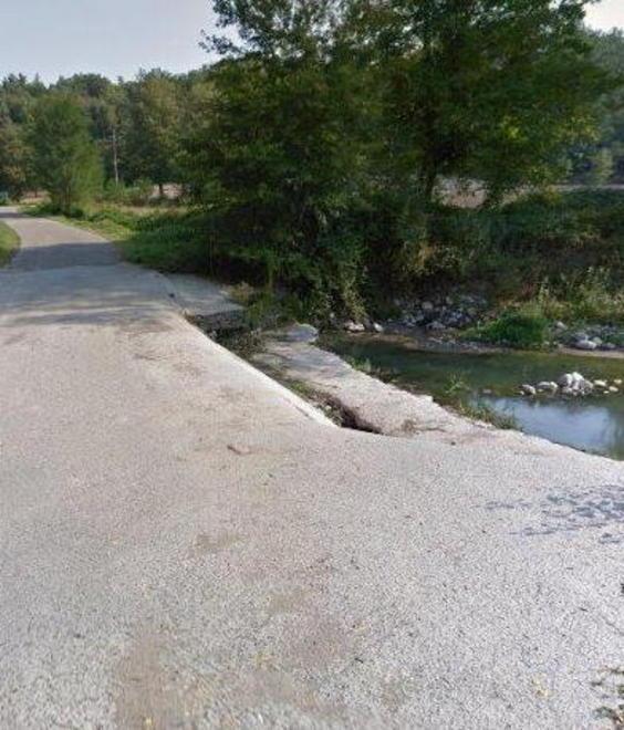 Provinciale chiusa con la pioggia