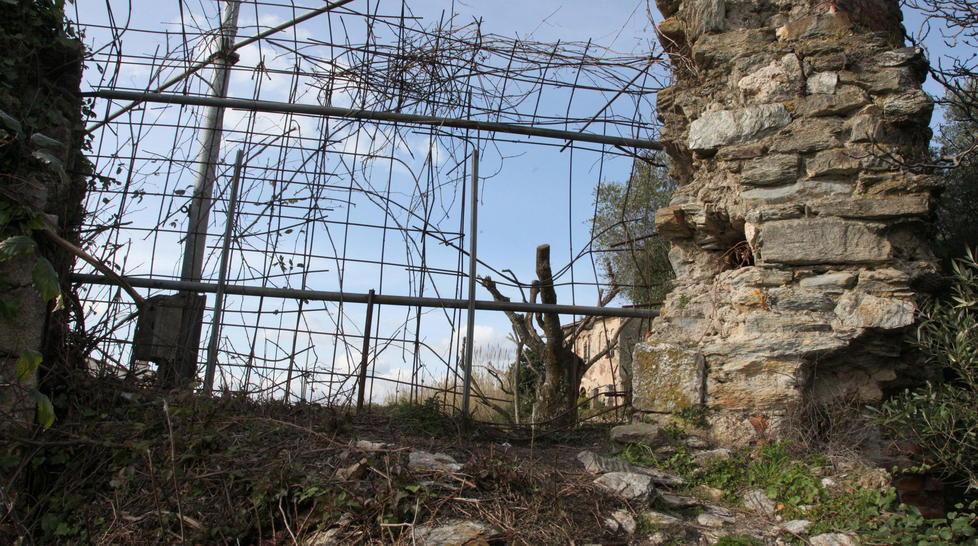 La Rocca sempre più in stato di abbandono 