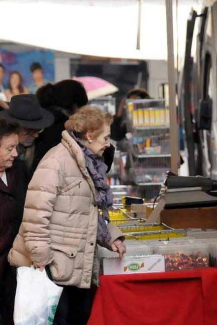 Bancarelle del lunedì ambulanti divisi sul riassetto in centro 