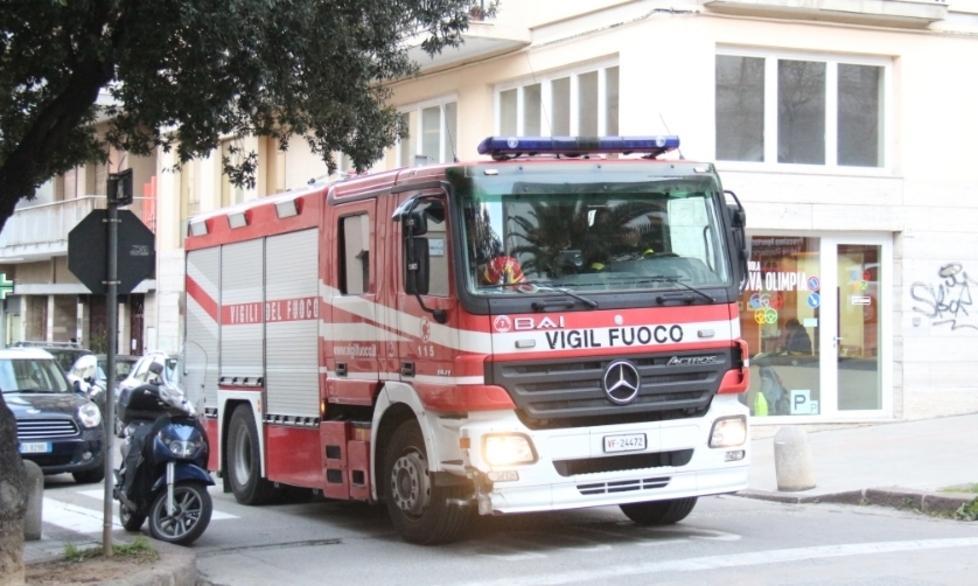 Incendio in via Costa al quarto piano