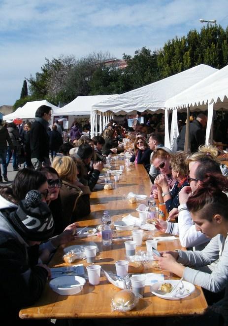Sua maestà il carciofo protagonista assoluto della sagra di Uri 