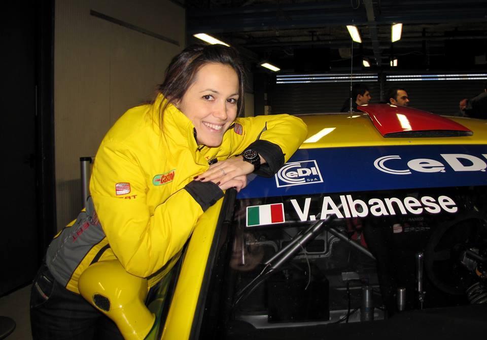 La pilota e campionessa Turismo endurance 2015 Valentina Albanese