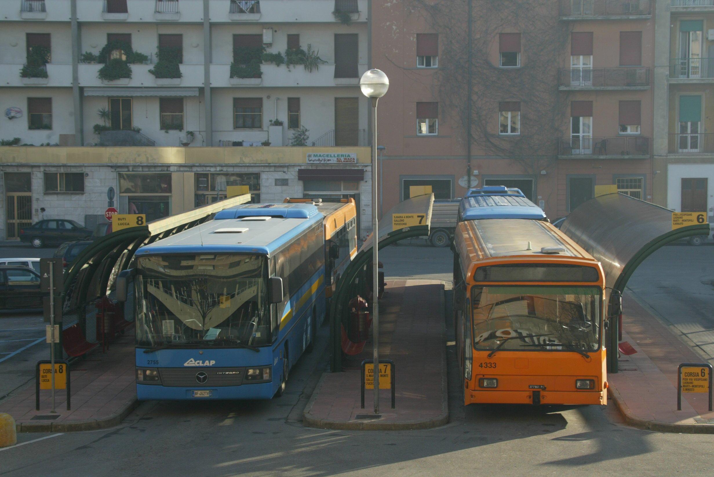 La stazione degli autobus a Pontedera
