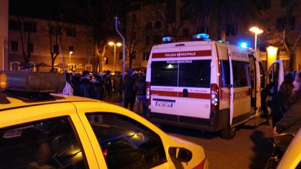 La lite scoppiata in piazza della Palma dove è intervenuta la polizia municipale