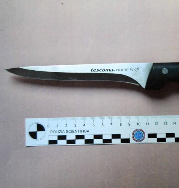 Coltello acquistato all’ipermercato Agostini Ne avrebbe voluto uno da macellaio