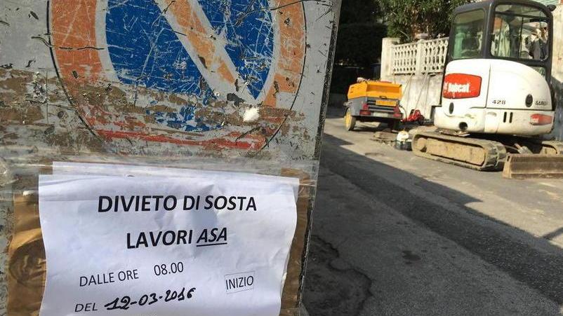 Tranciato un cavo per errore residenti senza luce e acqua