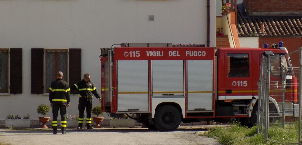 Poggio, cede trave e crolla parte di garage