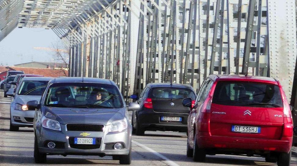 Addio alle code Ieri finalmente riaperto il ponte