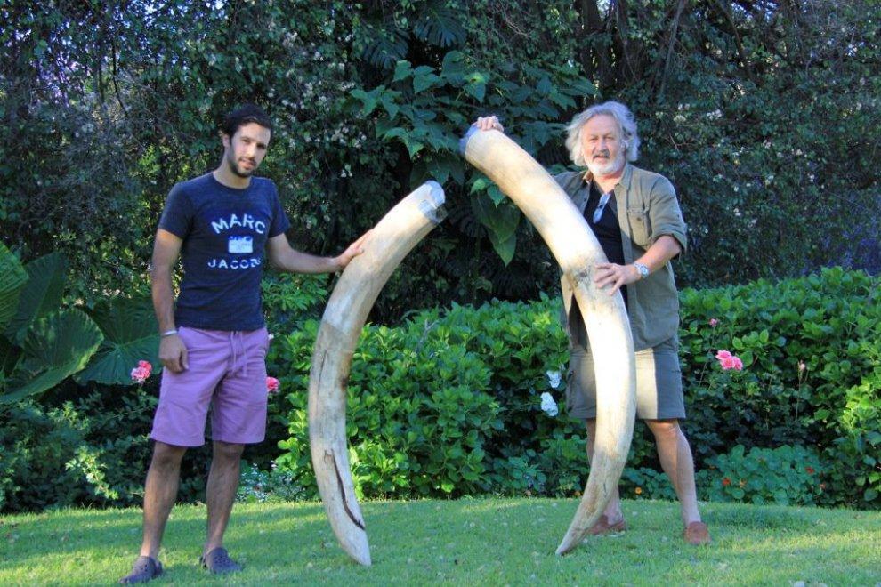 Claudio Chiarelli e il figlio Massimiliano in una foto tratta da Facebook