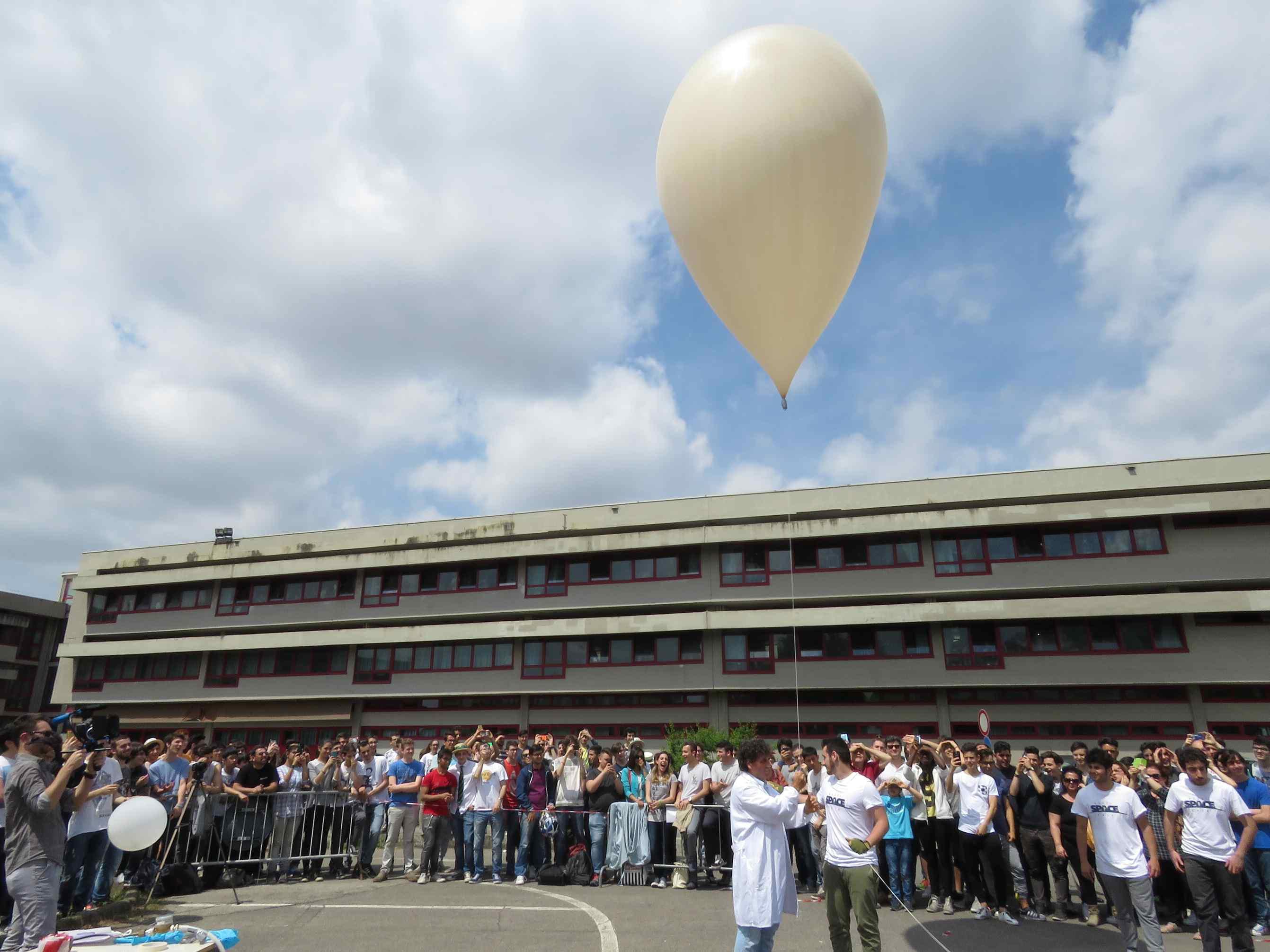 Studenti del Buzzi in finale del business game sul tessile