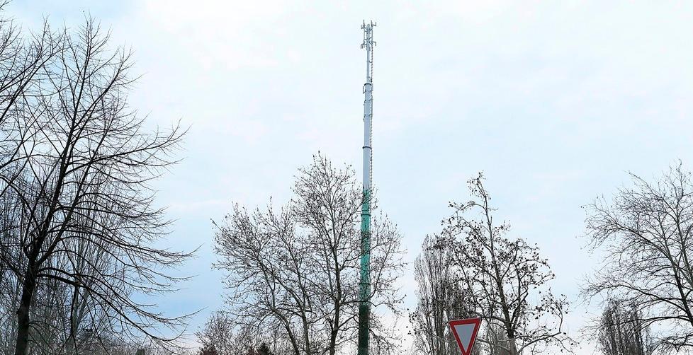 L’antenna della discordia a Modena: la petizione a gonfie vele 
