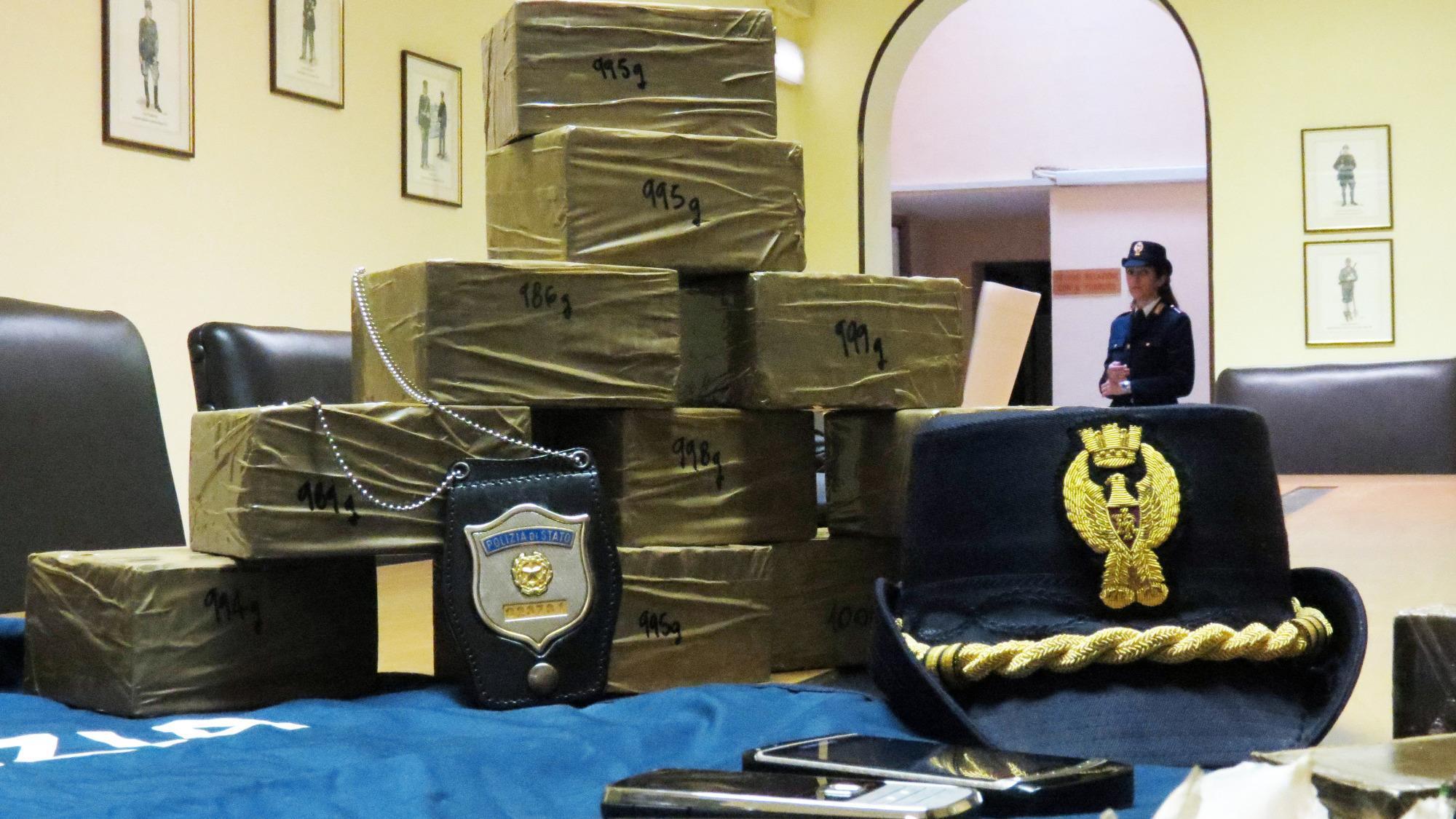 Ancora droga per Reggio Emilia: preso corriere con 50 chili 