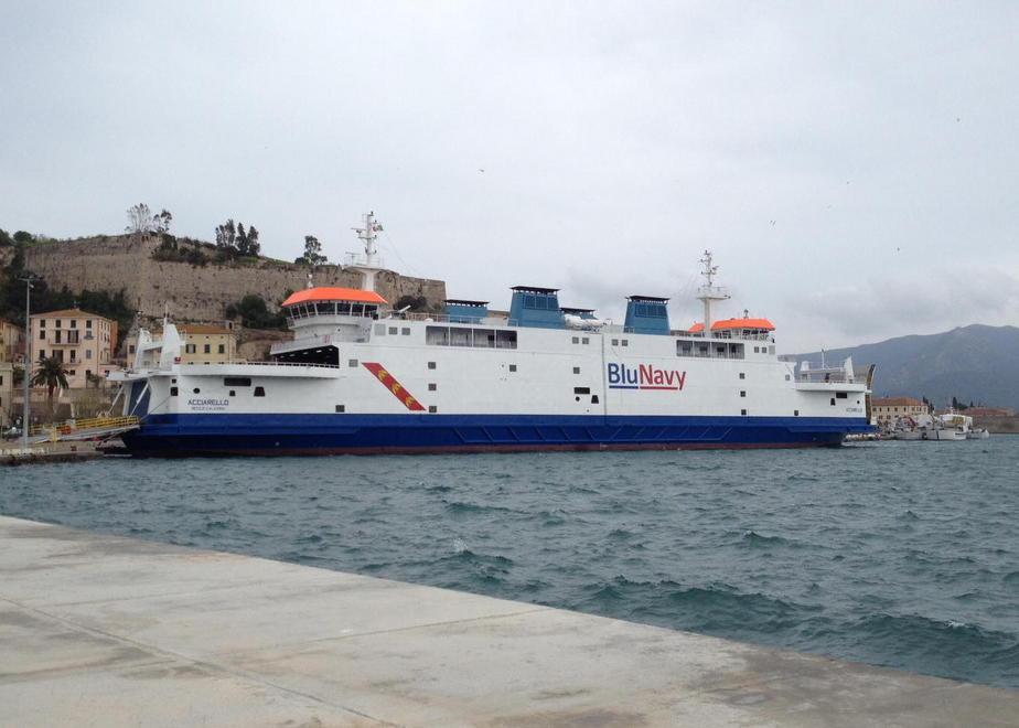 Blu Navy, nave in Corsica per fare la guerra a Moby 