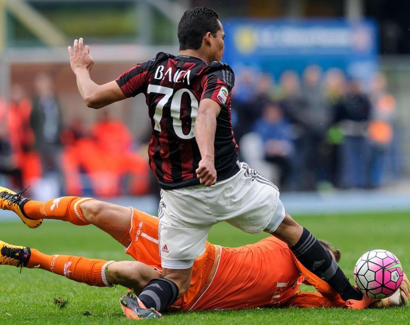 I pali e il Chievo gelano i sogni del Milan 