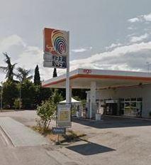 Il Comune vende l’area che ospita un distributore