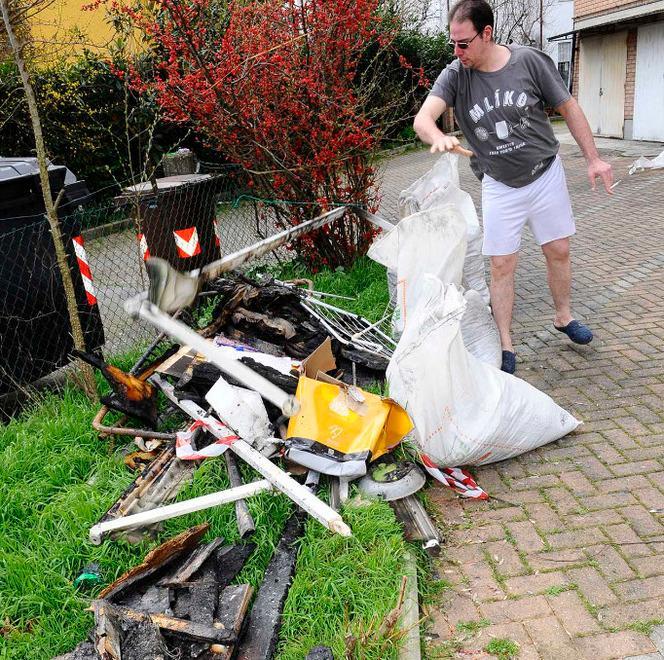 Casa distrutta per una candela accesa 