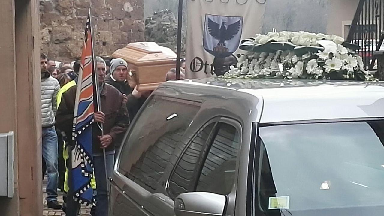 Un momento del funerale di Filippo Rappoli (foto Russo)