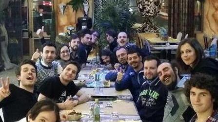E i mascheratisti si ritrovano a cena